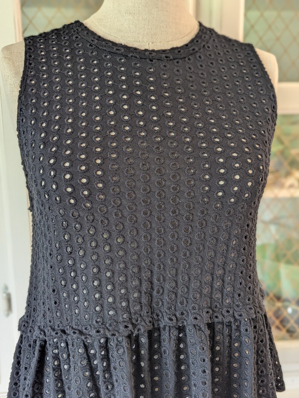 Wilfred Cottagecore Polkadot Eyelet Peplum Stretch Mesh Sleeveless Top - Picture 8 of 9